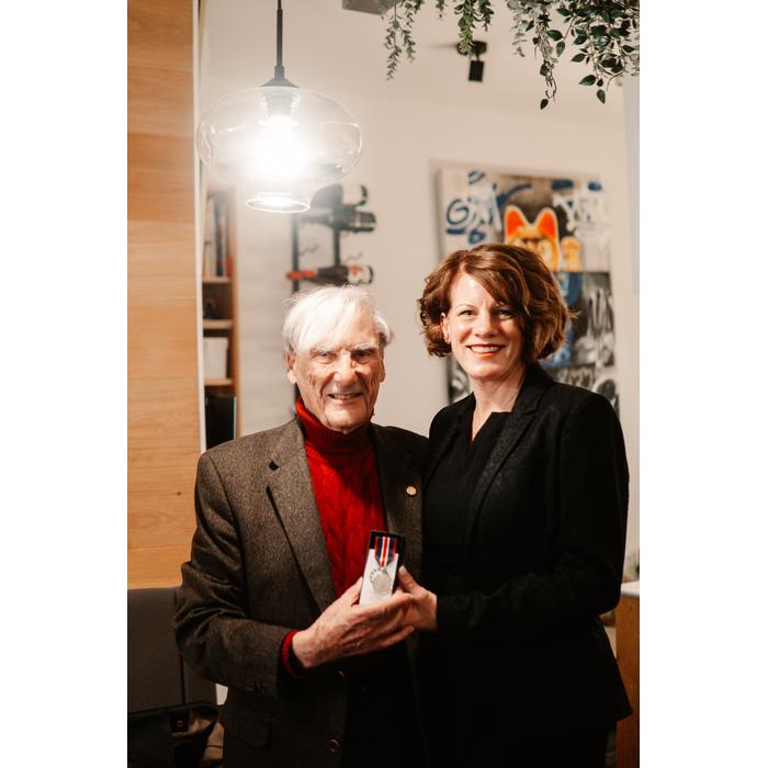 6D8E92BA-2443-404C-B85C-03E34CA15596